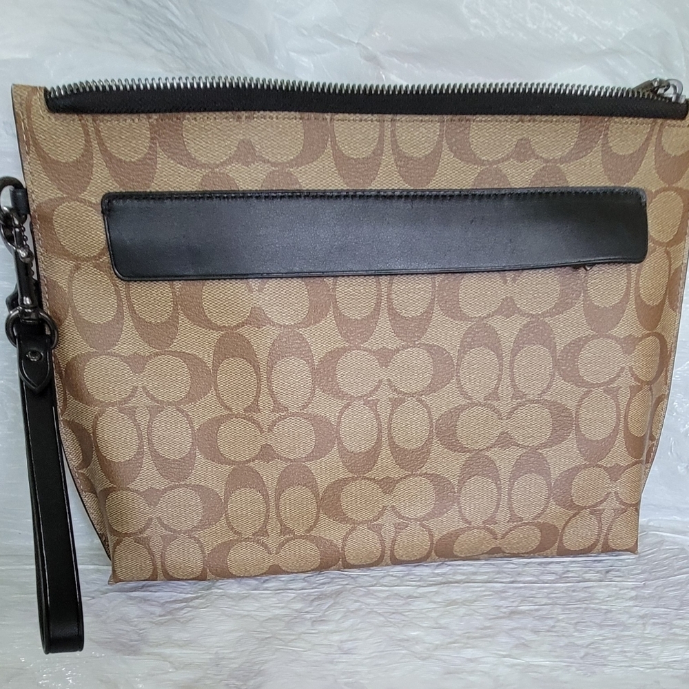 Coach Carryall Pouch Signature Canvas